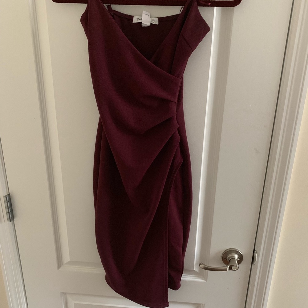 Burgundy fit dress with straps